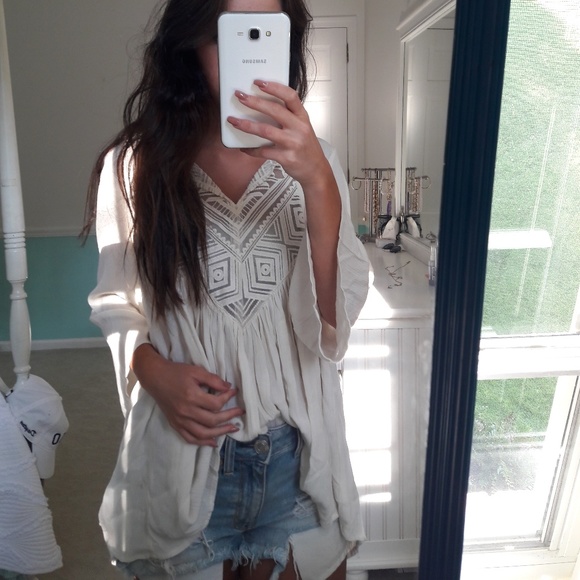 Flowy Cream Shirt - Picture 2 of 2